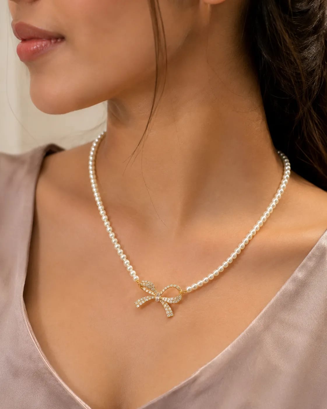 LUXARQ Pearl Bow Necklace for Women
