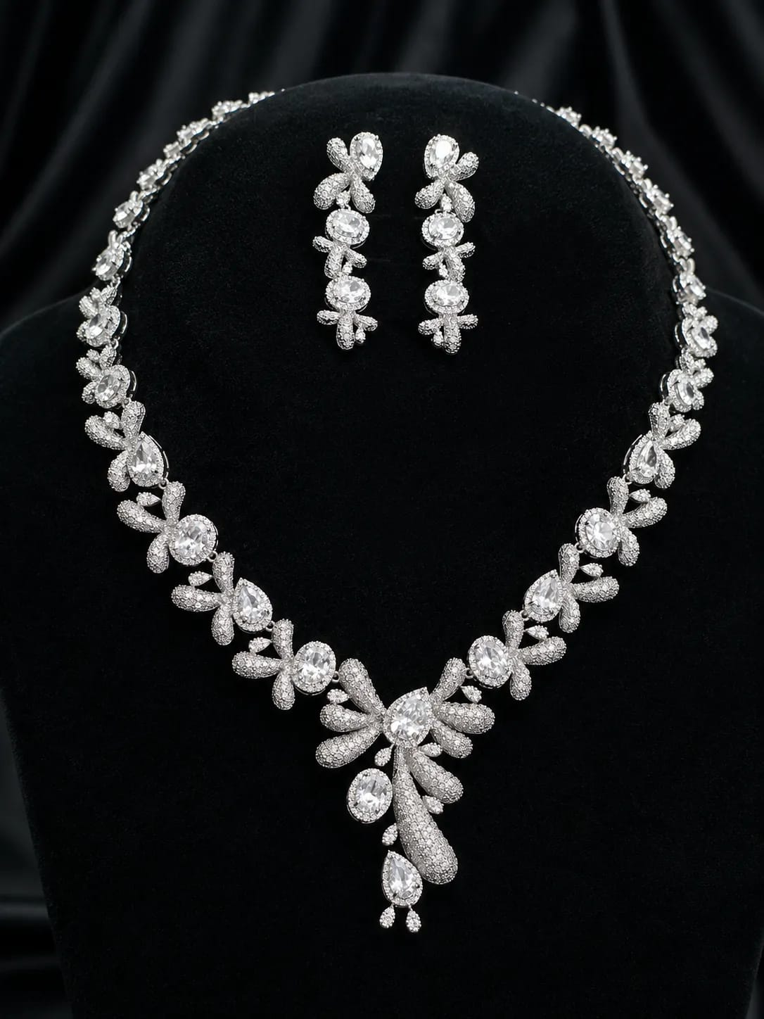 LUXARQ Austrian Crystal Rhodium Plated Necklace Set